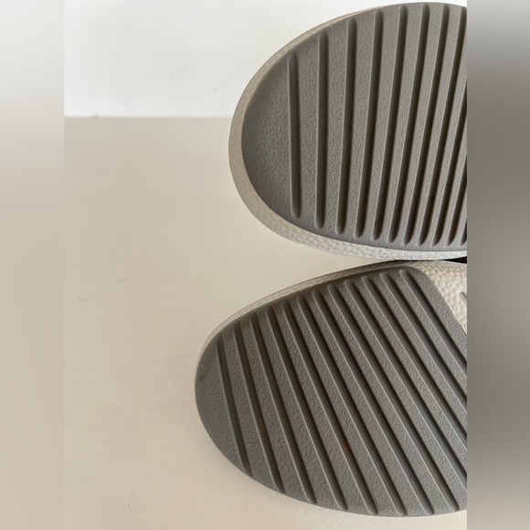 Allbirds Women's Wool Runner-up Gray with Two-Toned sole, size 8 - Picture 10 of 11